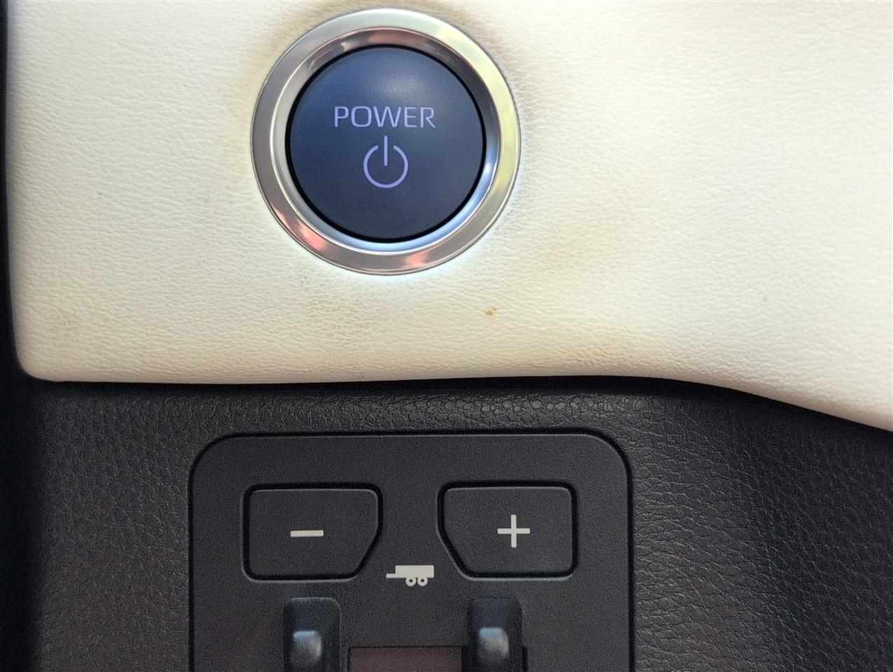 Toyota Sequoia  2023