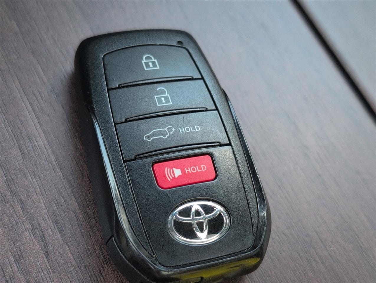 Toyota Sequoia  2023