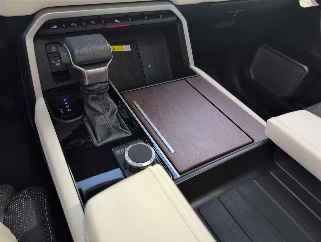 Toyota Sequoia  2023