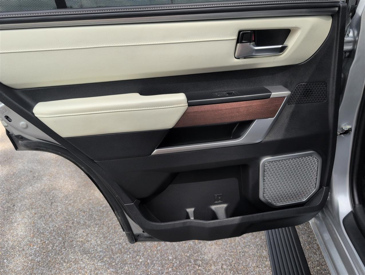 Toyota Sequoia  2023