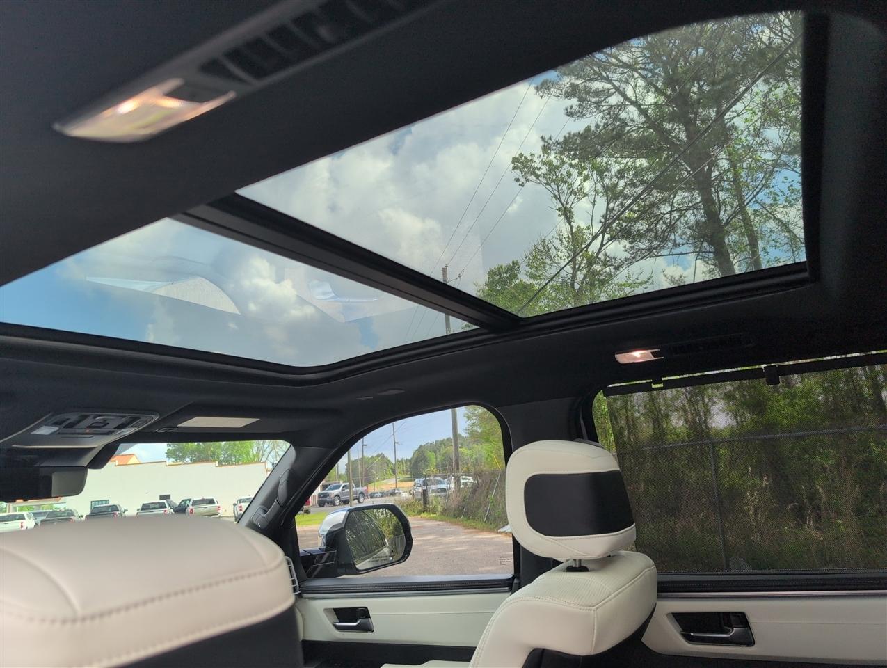 Toyota Sequoia  2023