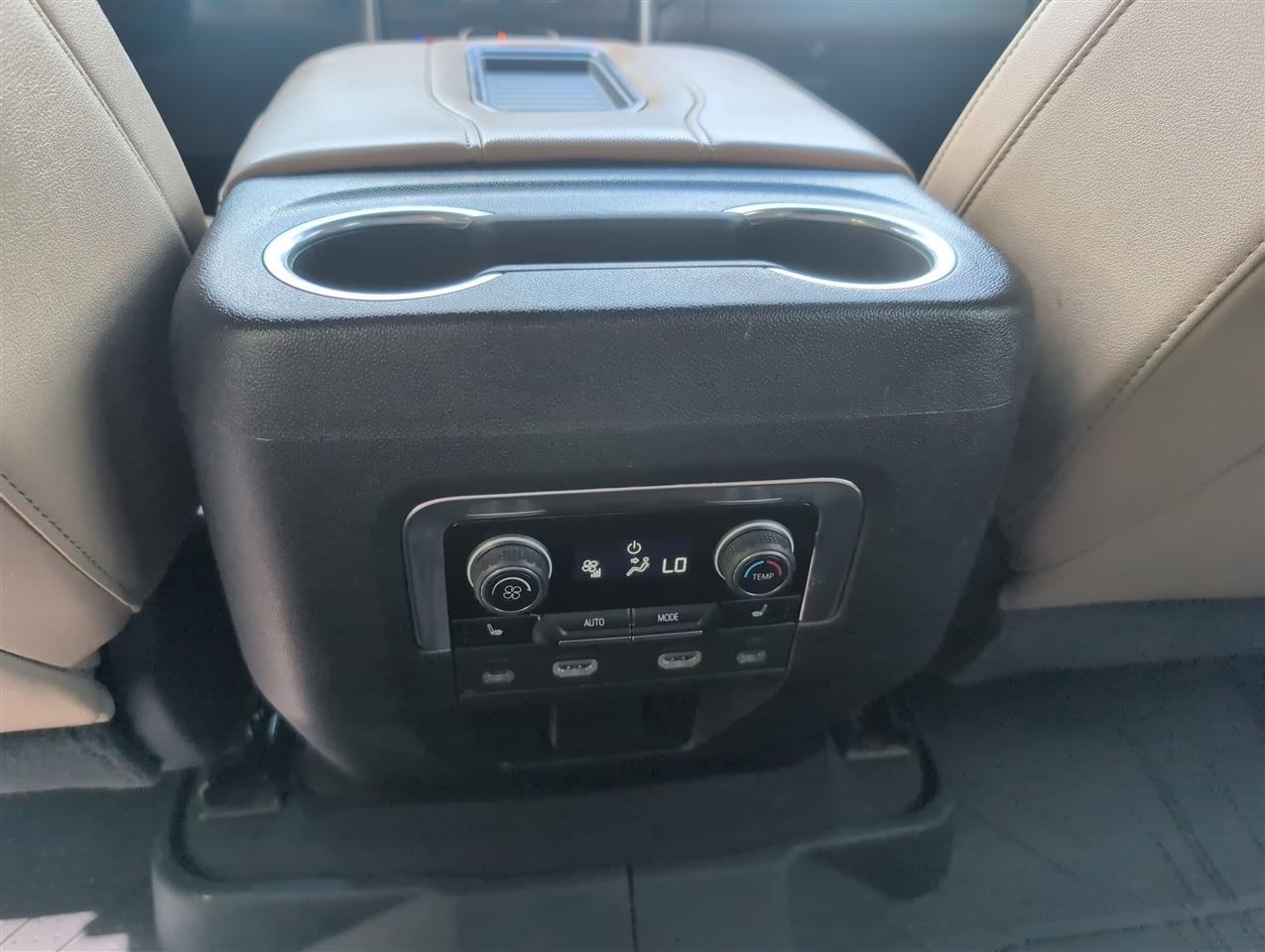 Chevrolet Tahoe  2021