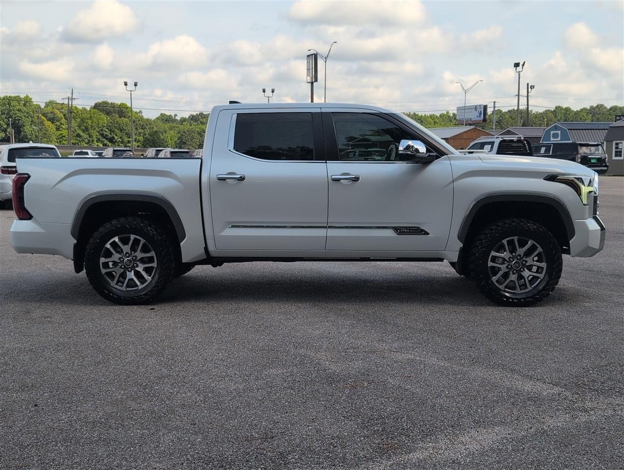 Toyota Tundra  2024