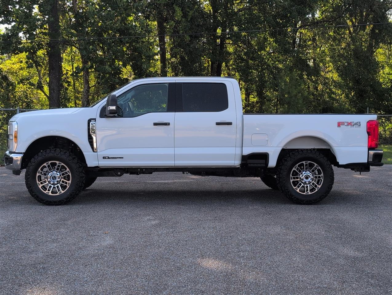 Ford F-250 photo 2
