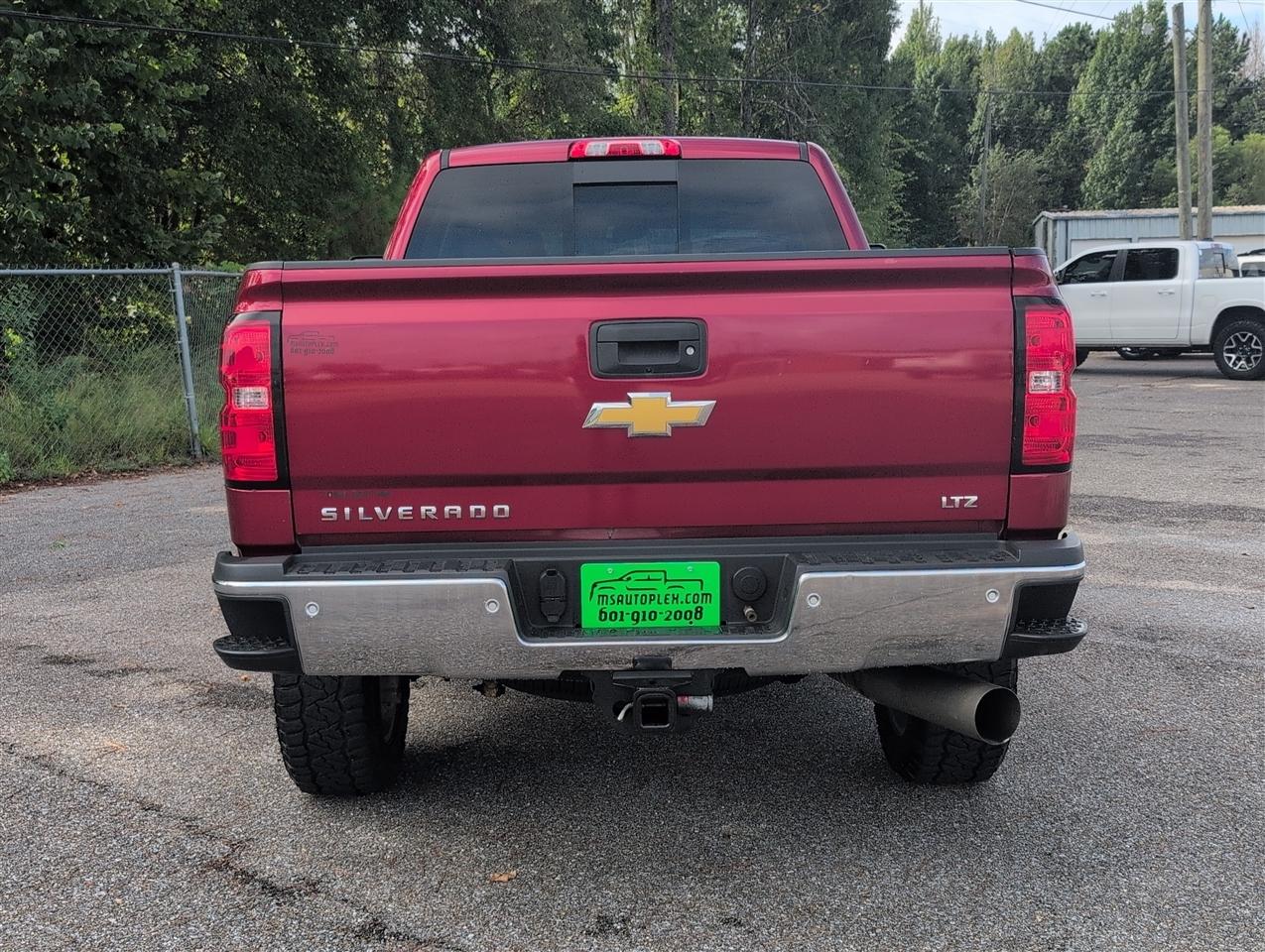 Chevrolet Silverado photo 4