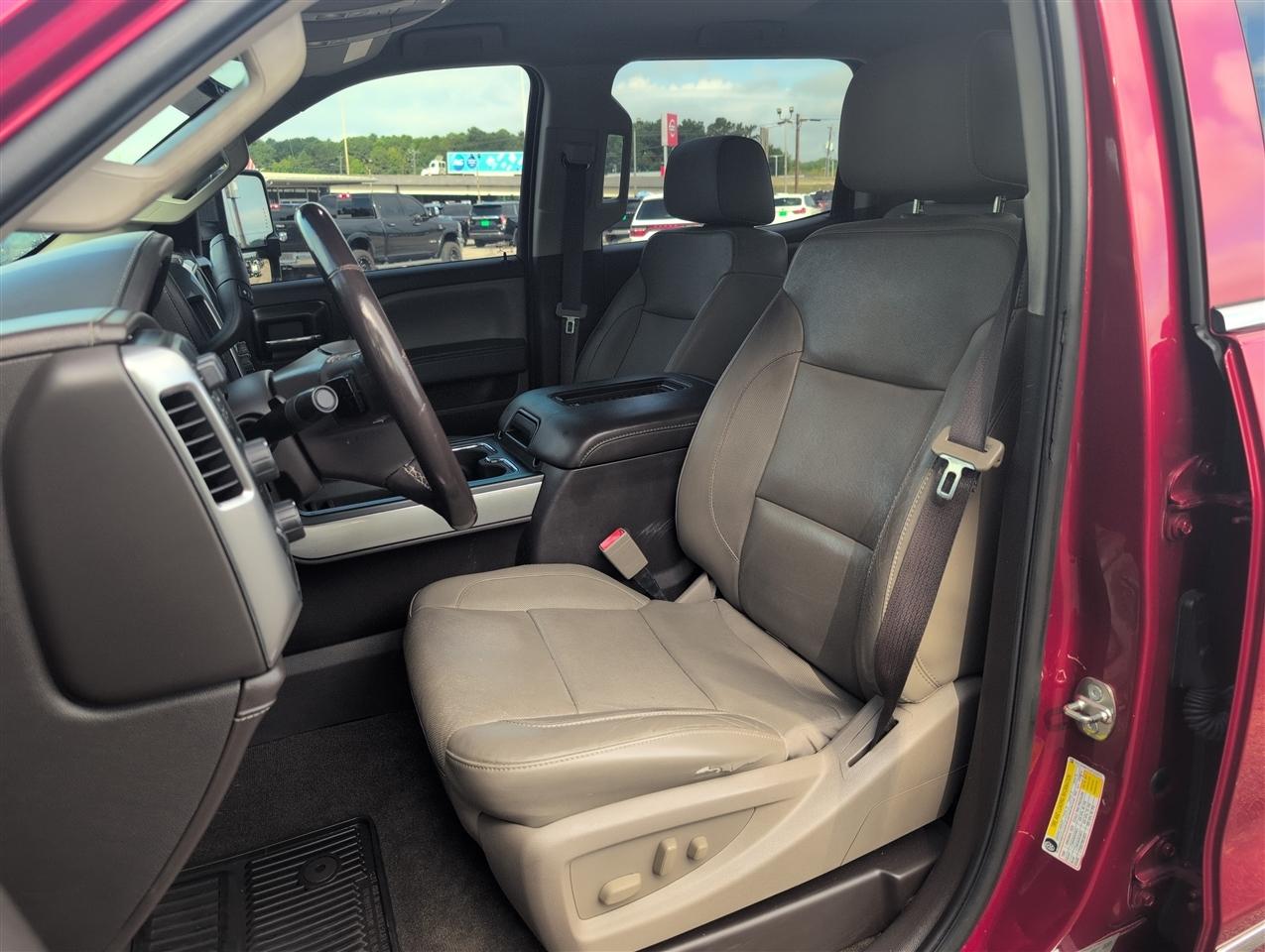 Chevrolet Silverado photo 11