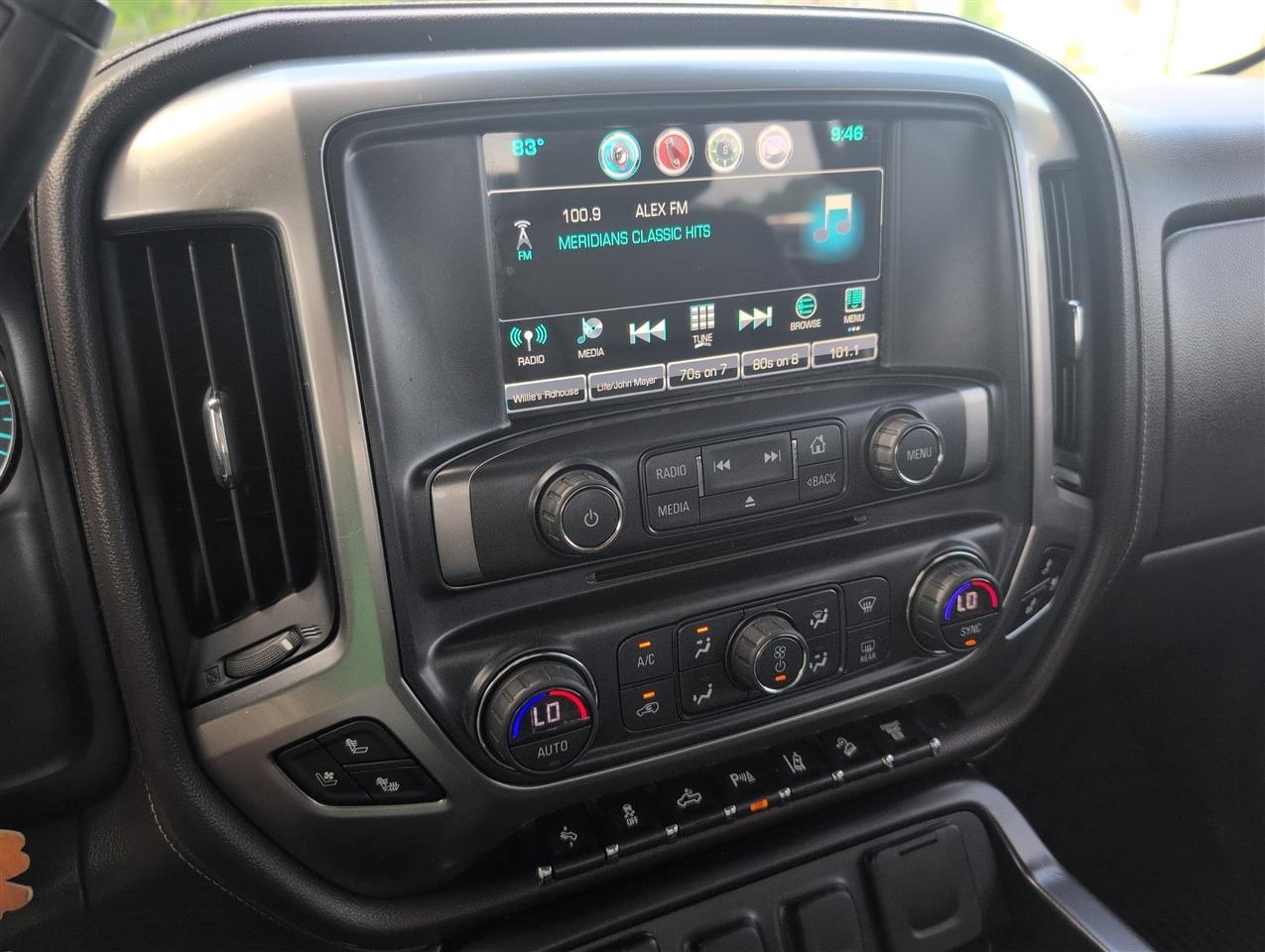 Chevrolet Silverado photo 14