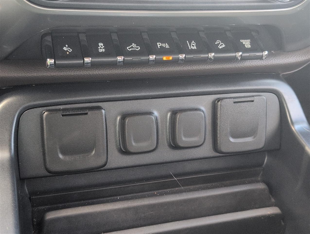 Chevrolet Silverado photo 18