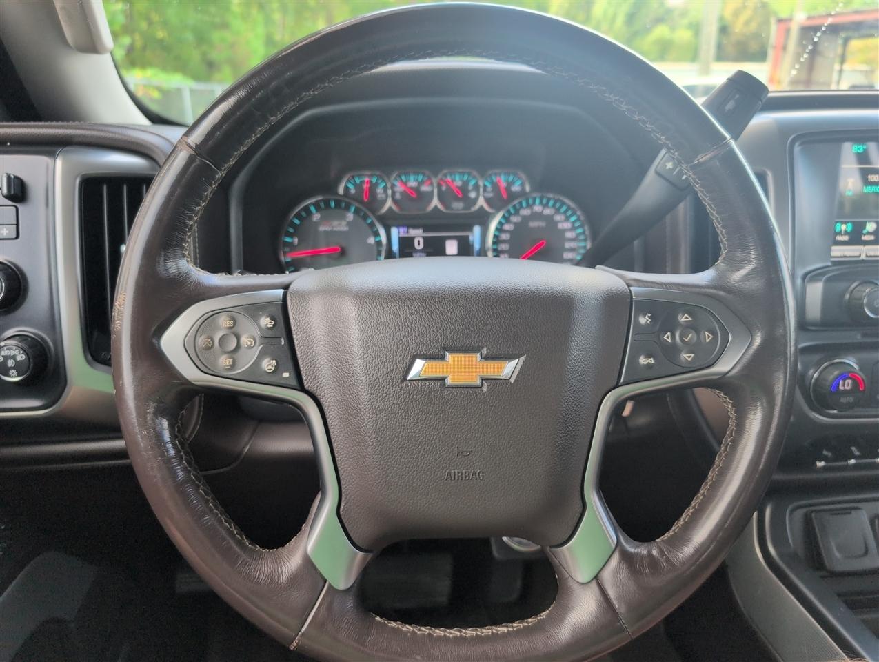 Chevrolet Silverado photo 24