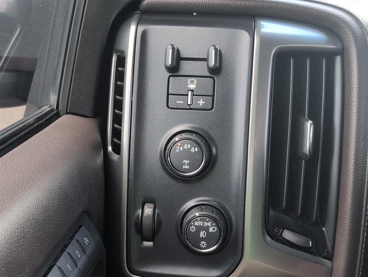 Chevrolet Silverado photo 29