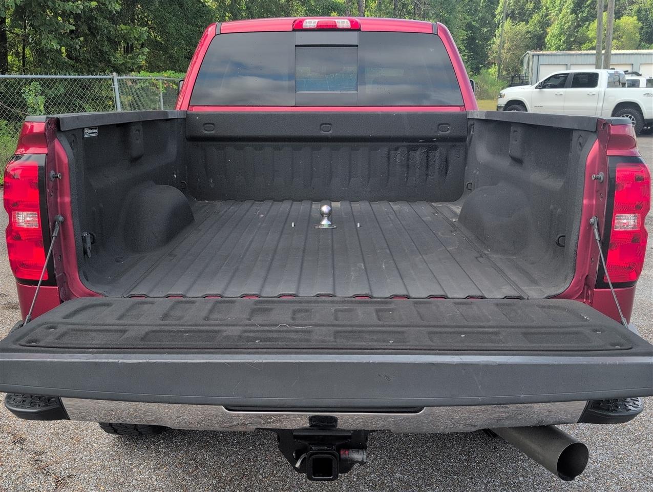 Chevrolet Silverado photo 36