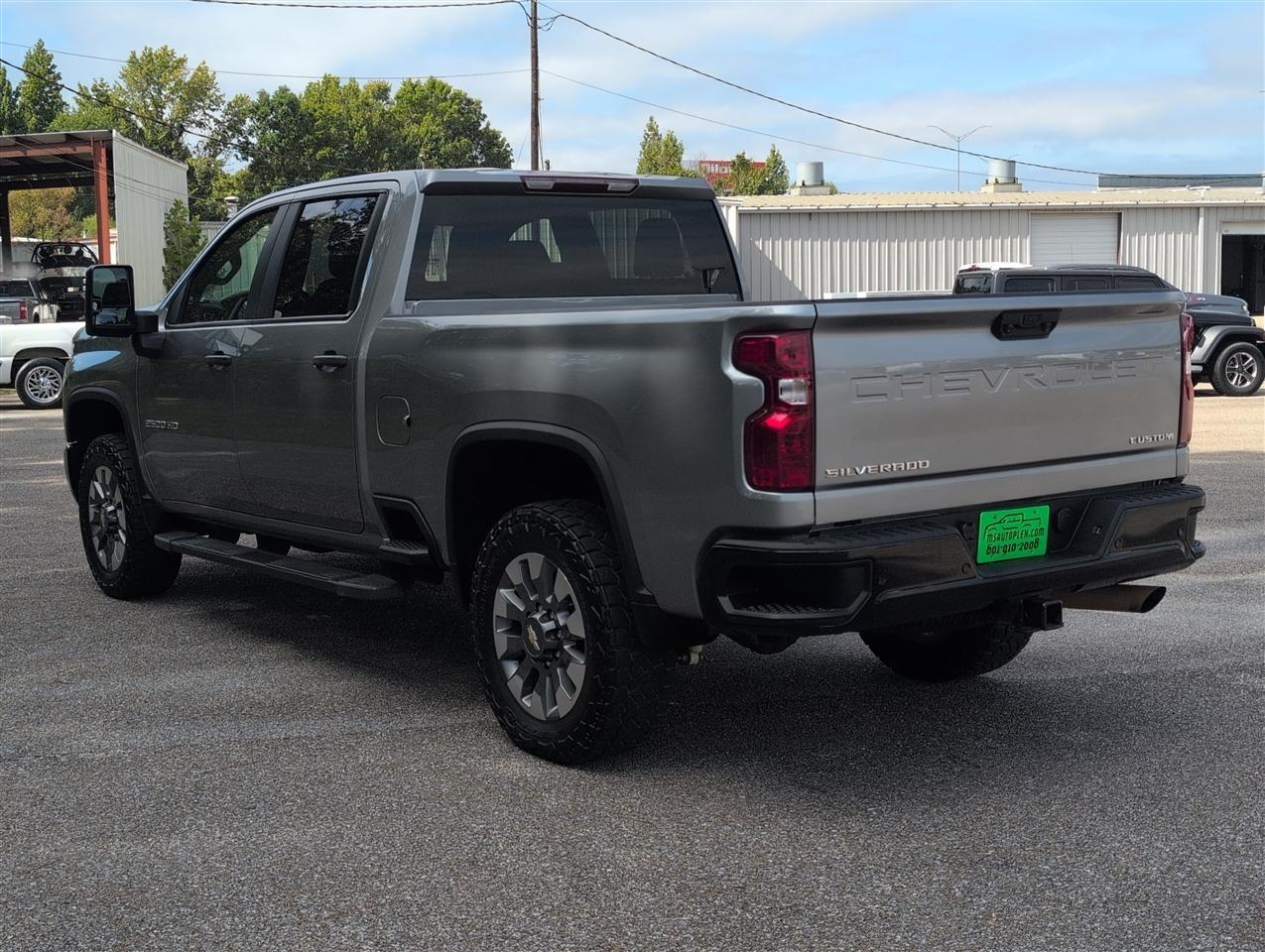 Chevrolet Silverado HD photo 3