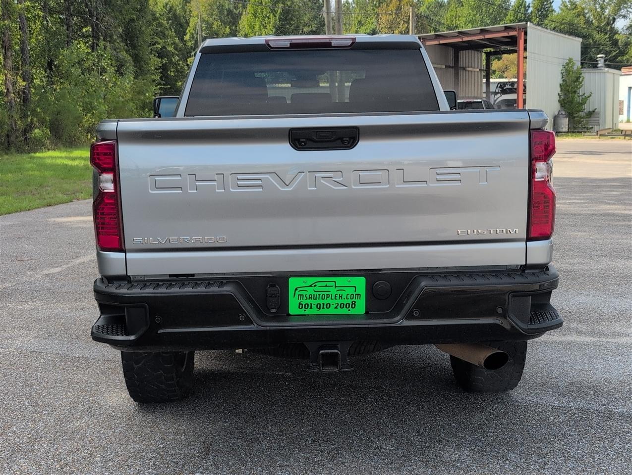 Chevrolet Silverado HD photo 4