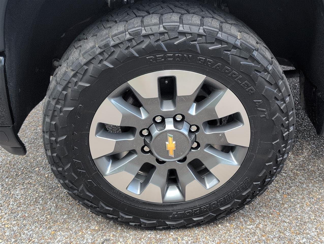 Chevrolet Silverado HD photo 9