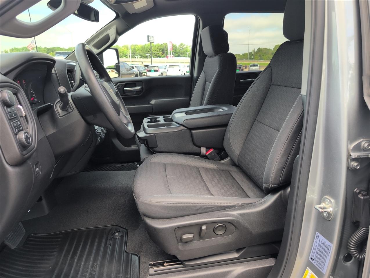 Chevrolet Silverado HD photo 11