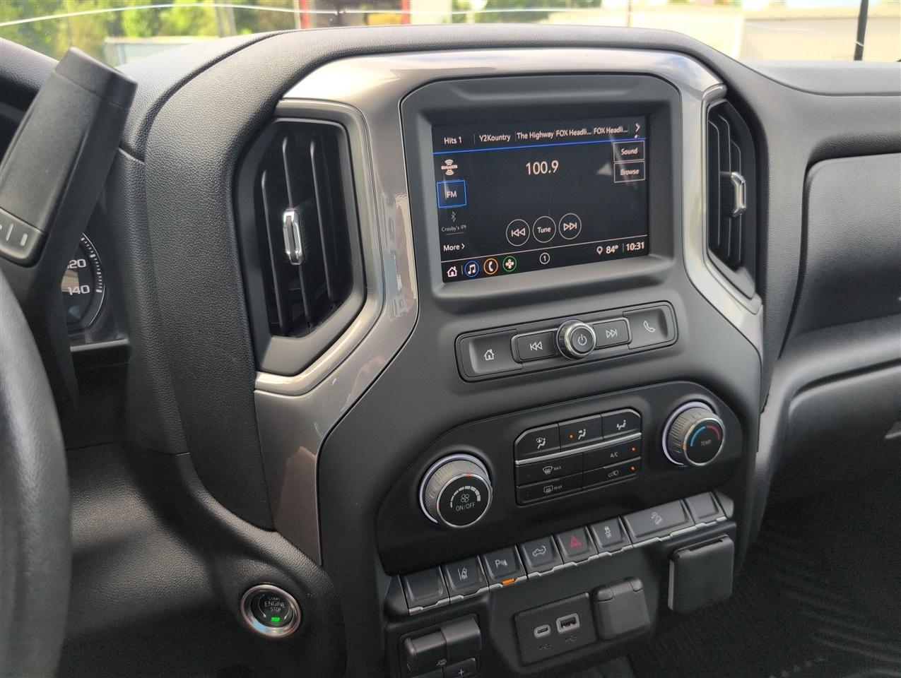 Chevrolet Silverado HD photo 14