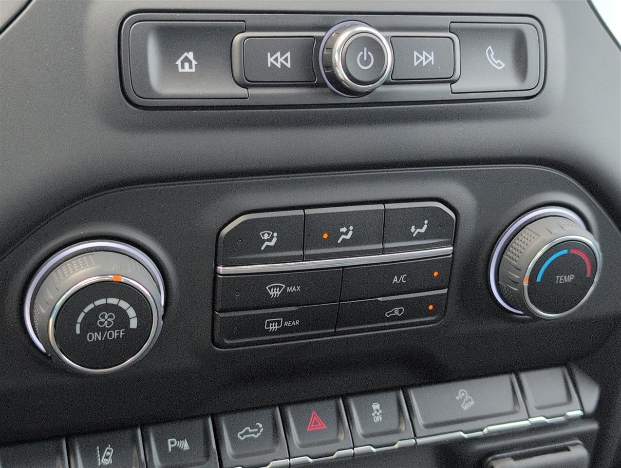 Chevrolet Silverado HD photo 17