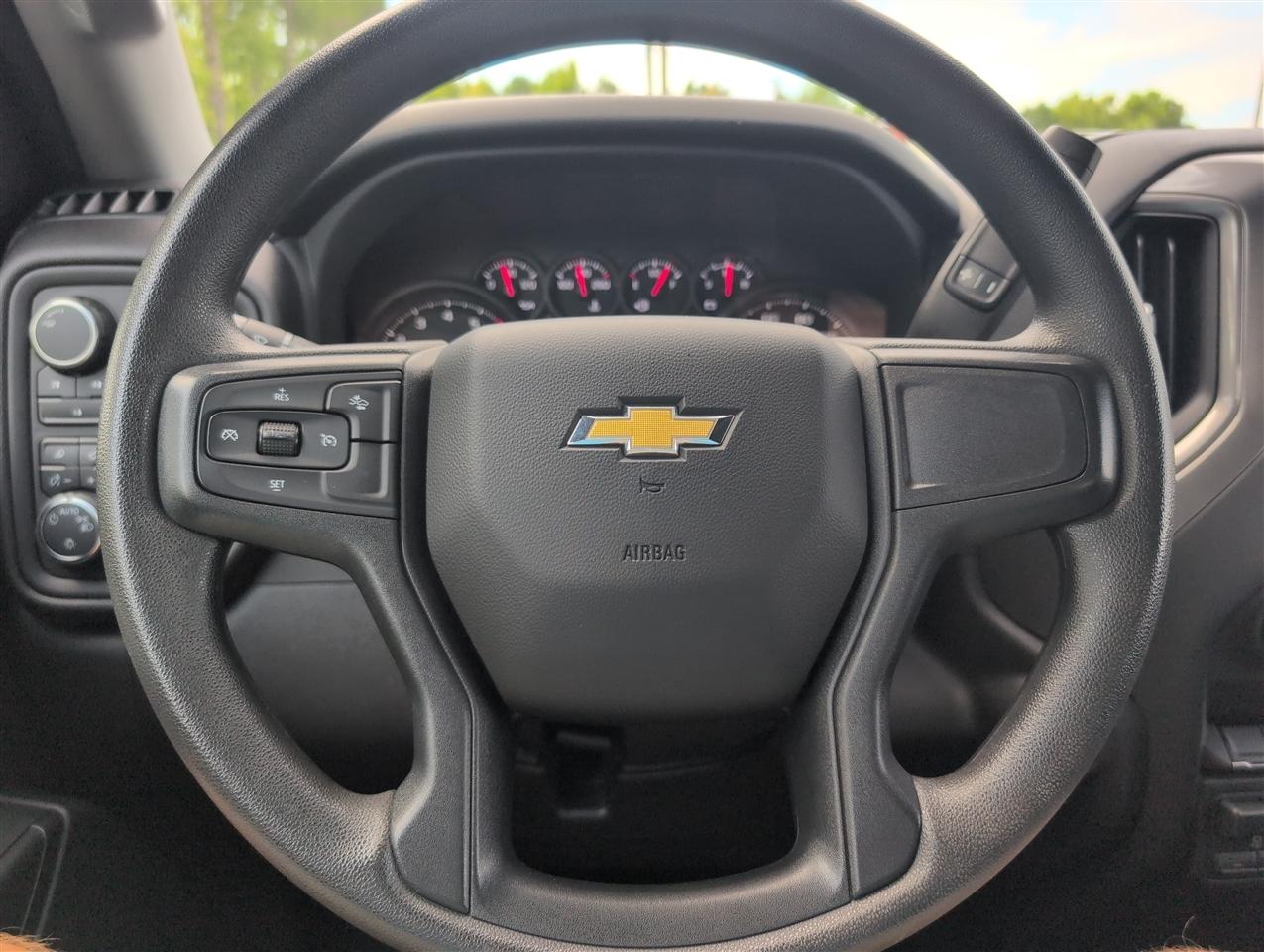 Chevrolet Silverado HD photo 24