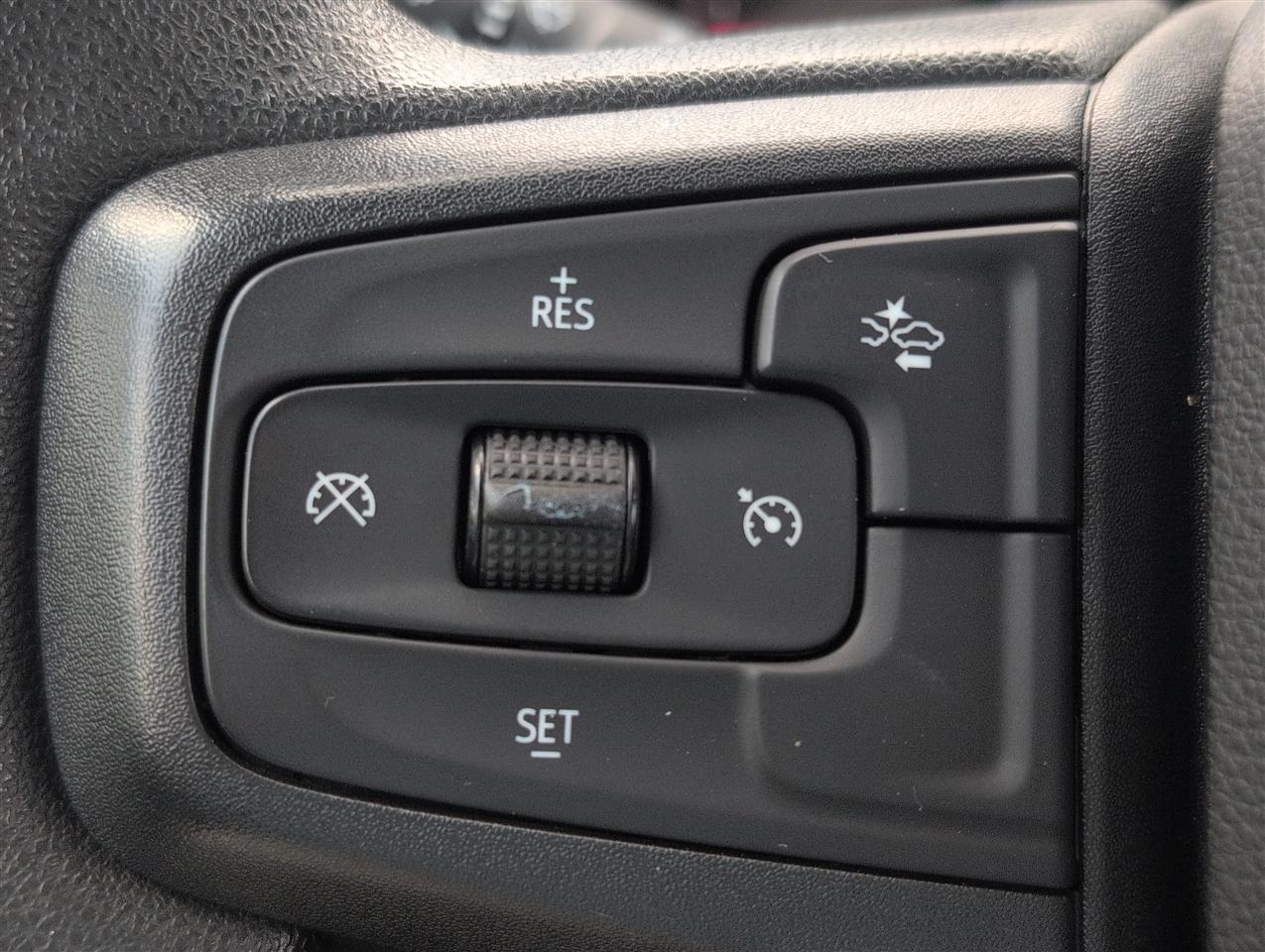 Chevrolet Silverado HD photo 25