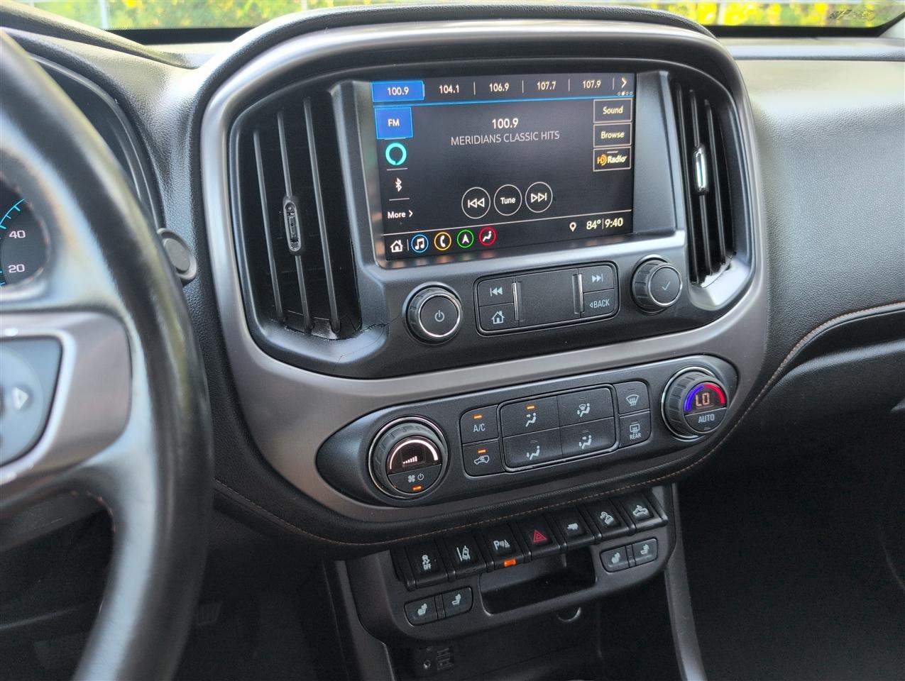 GMC Canyon photo 14