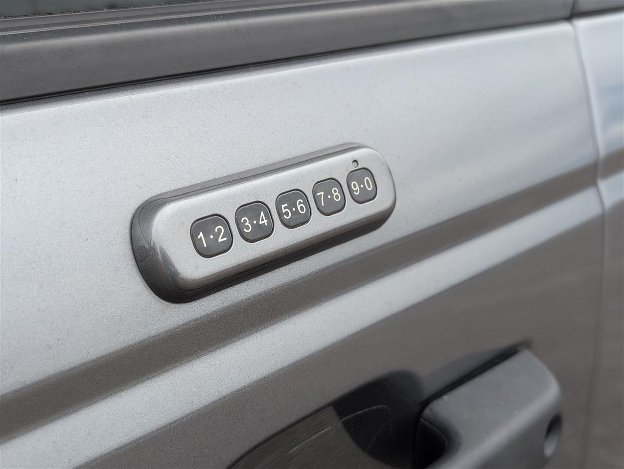 Ford Bronco photo 11