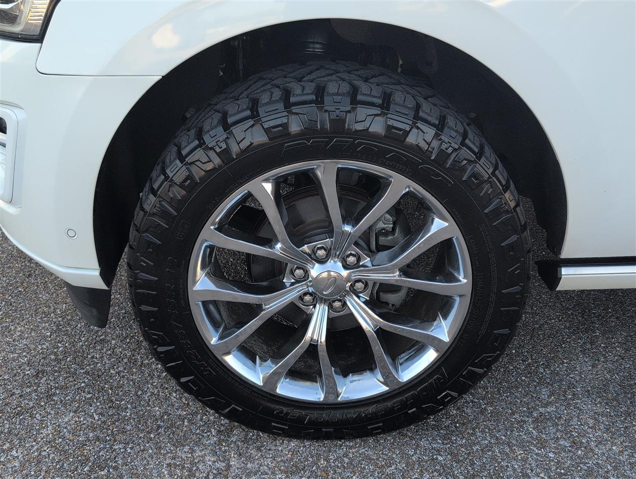 Ford Expedition photo 9