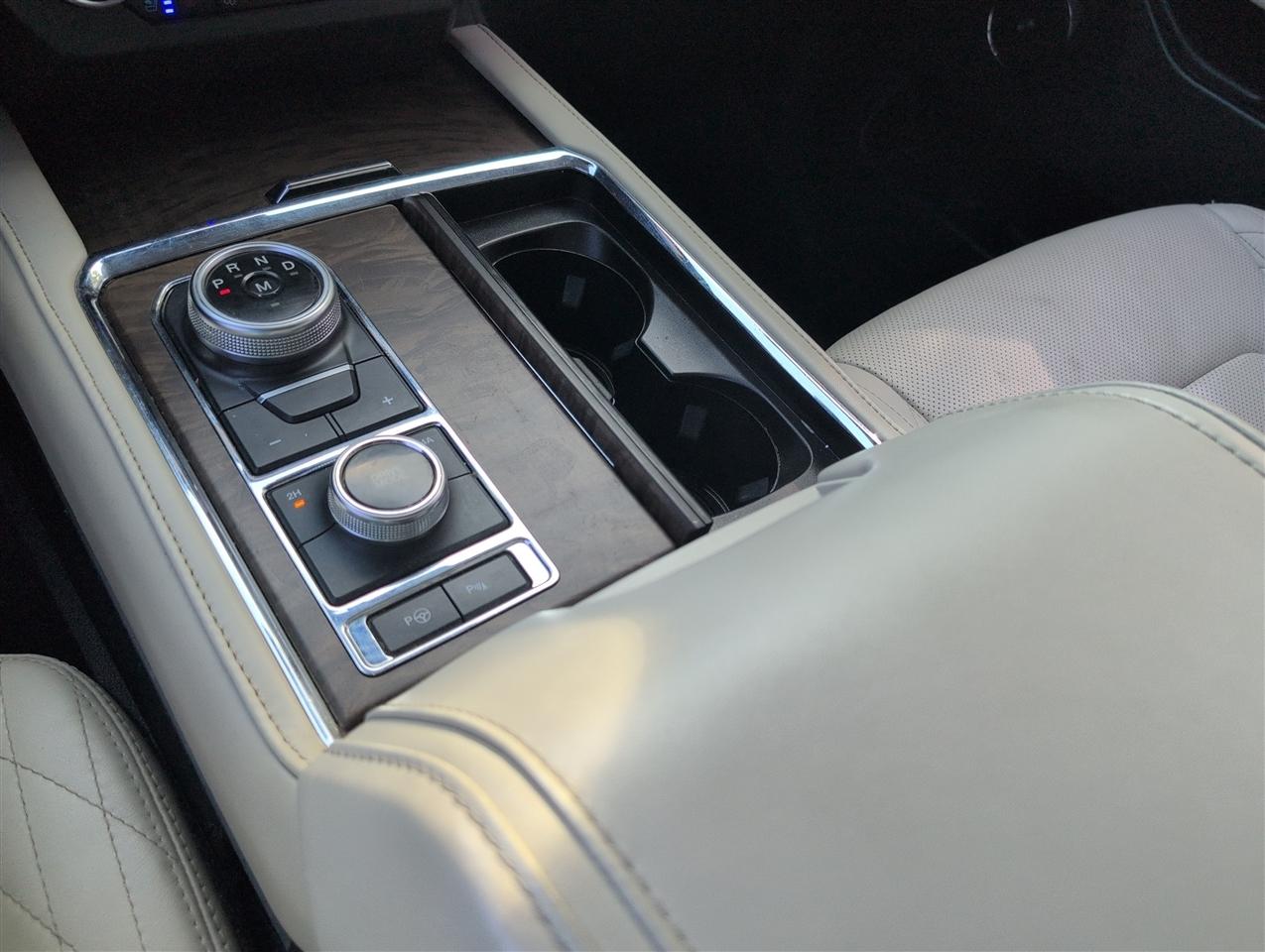 Ford Expedition photo 22