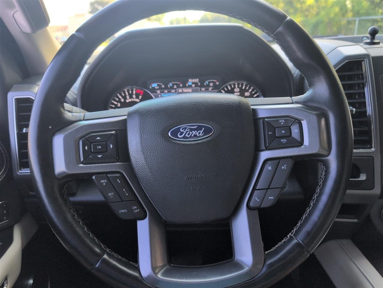 Ford Expedition photo 24
