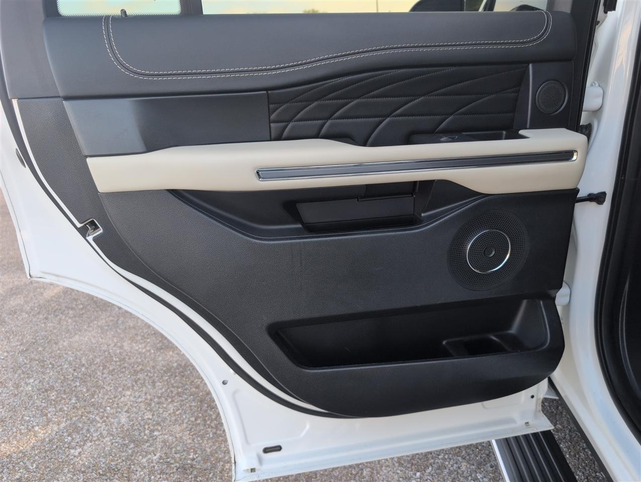Ford Expedition photo 34