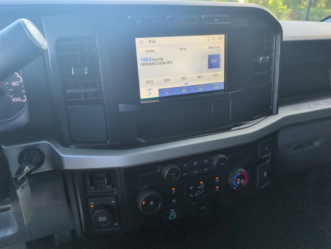 Ford F-250 photo 14