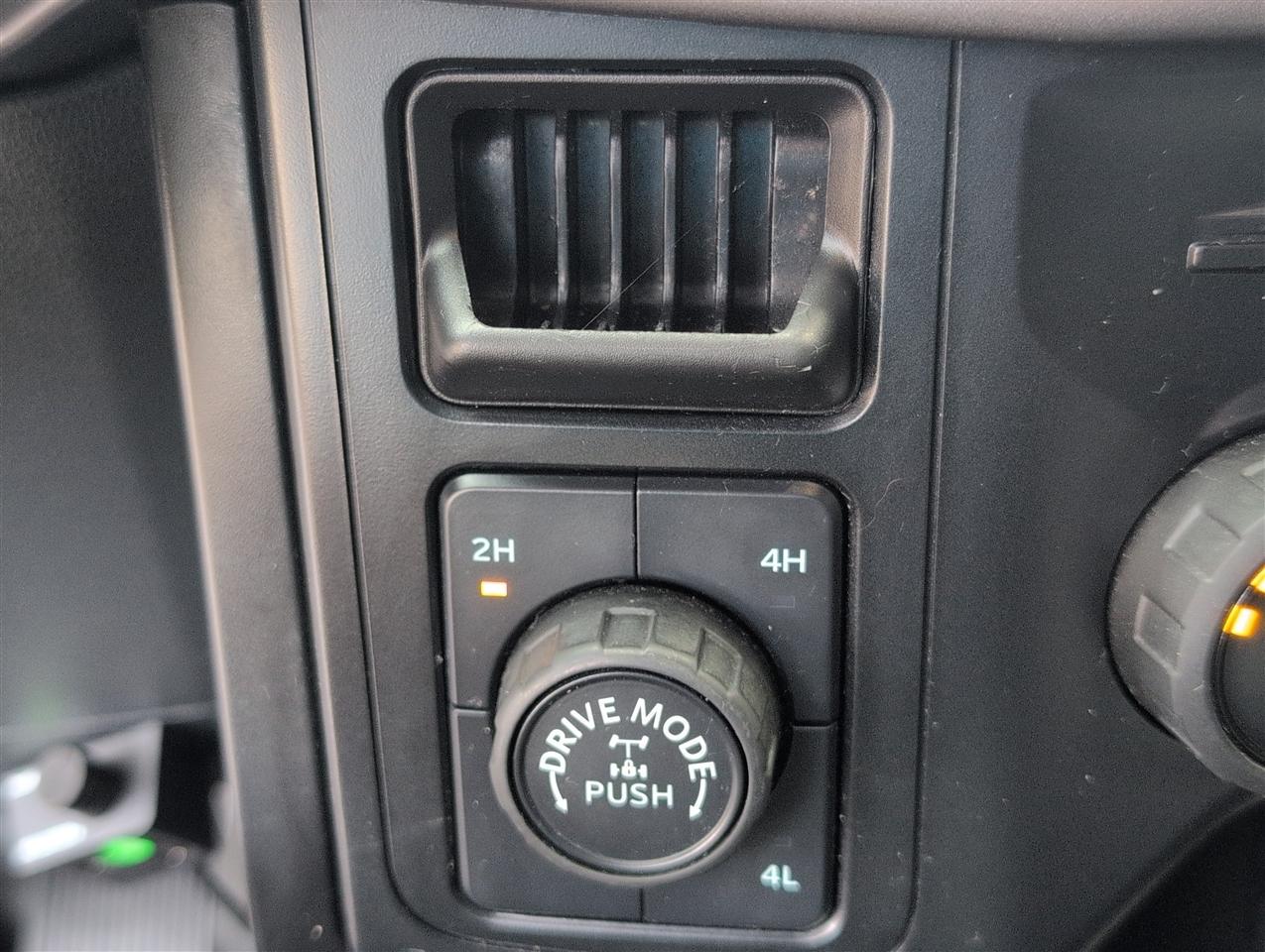 Ford F-150 photo 19