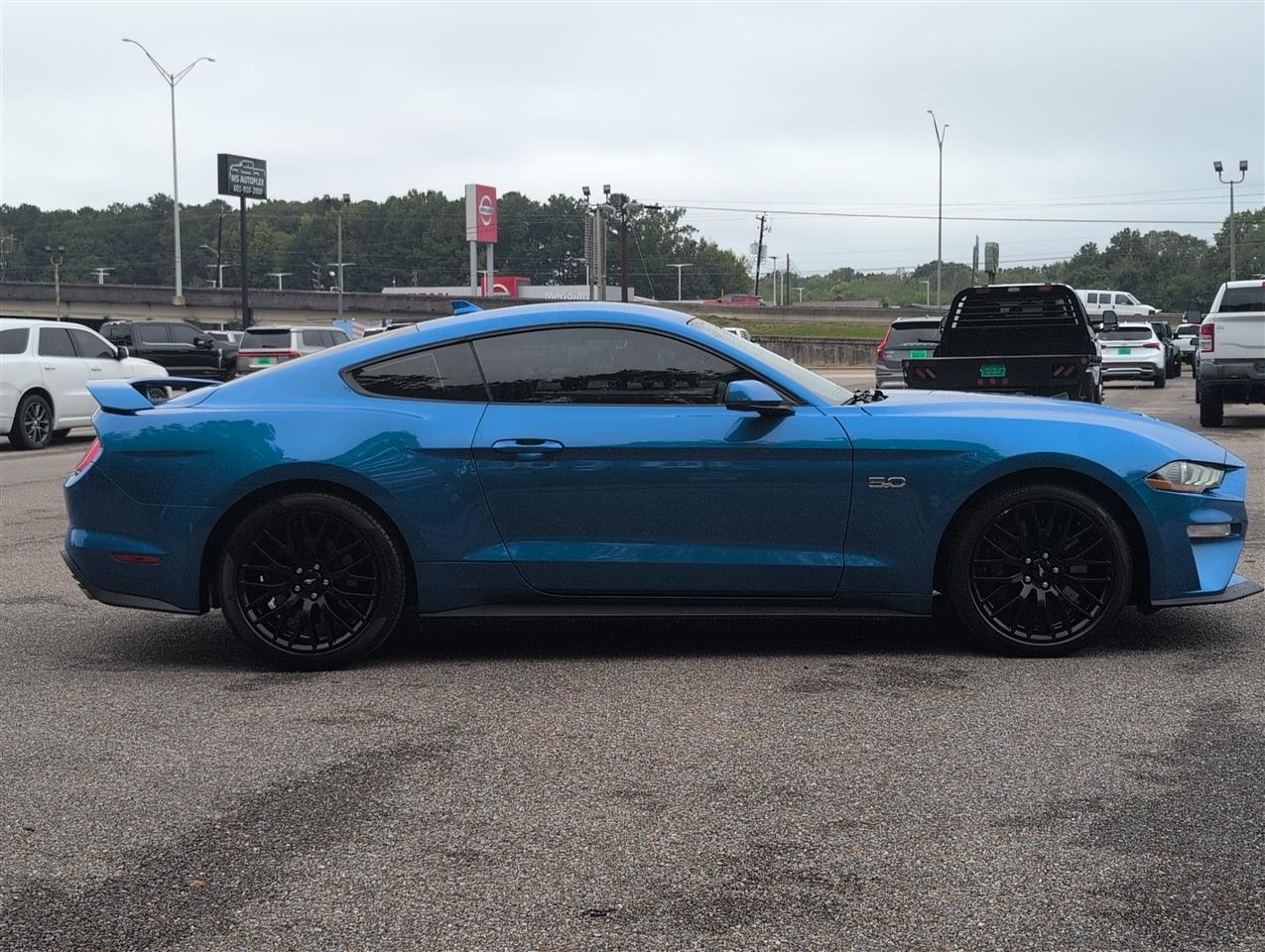 Ford Mustang photo 6
