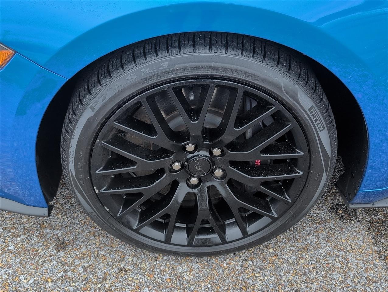 Ford Mustang photo 9