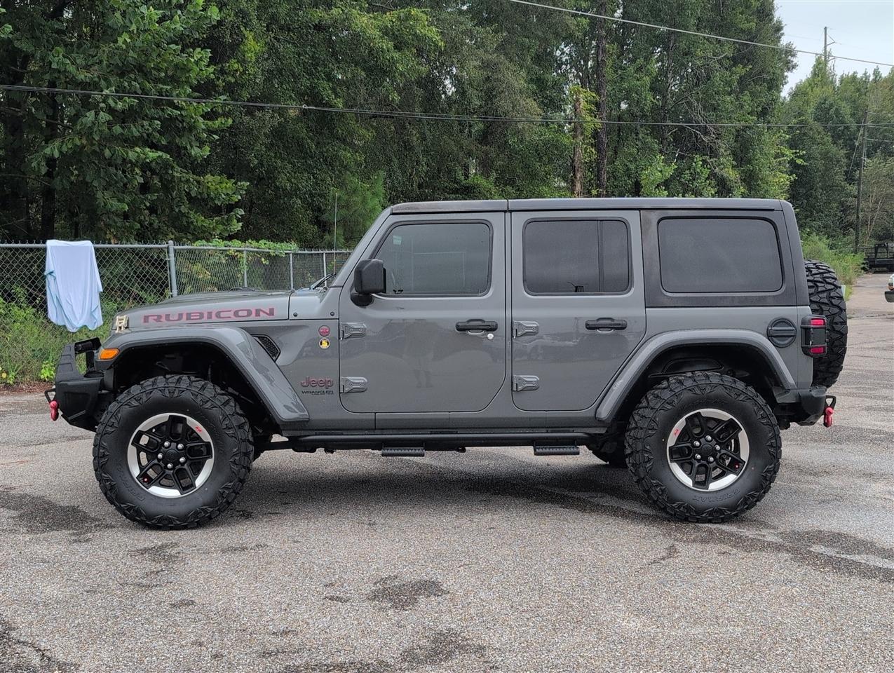 Jeep Wrangler photo 2