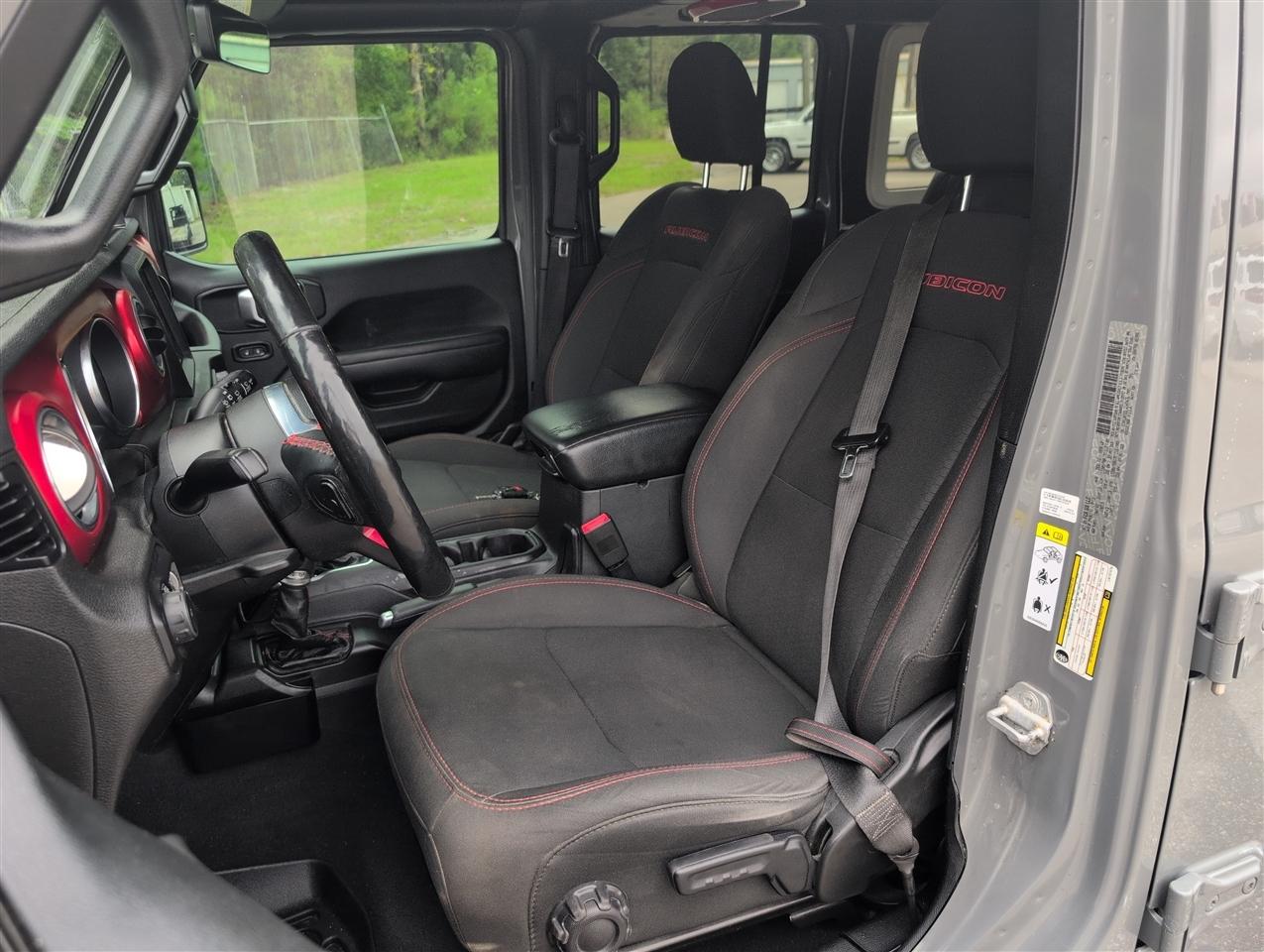 Jeep Wrangler photo 12