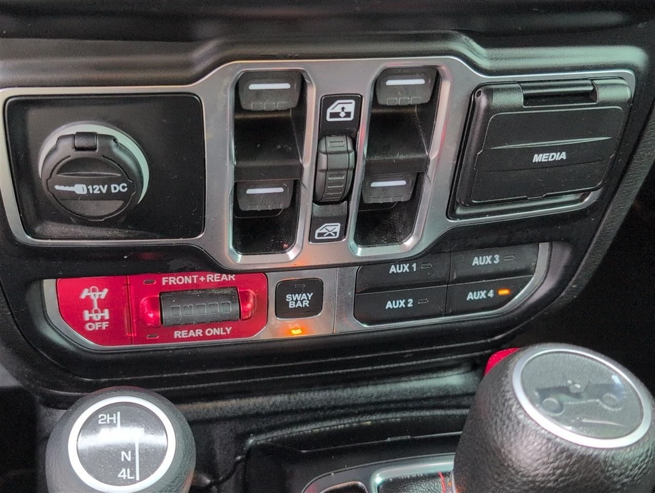 Jeep Wrangler photo 19