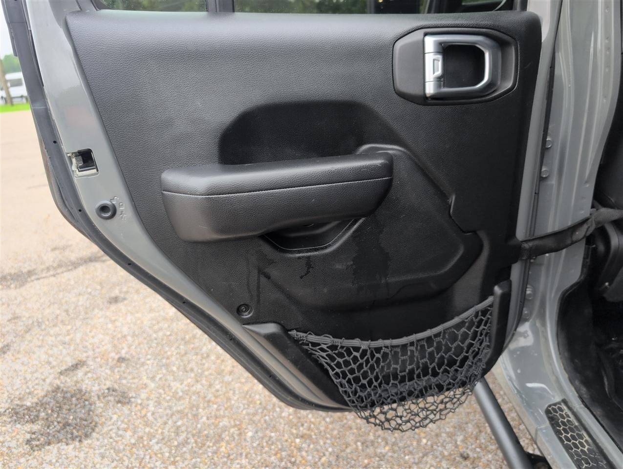 Jeep Wrangler photo 35
