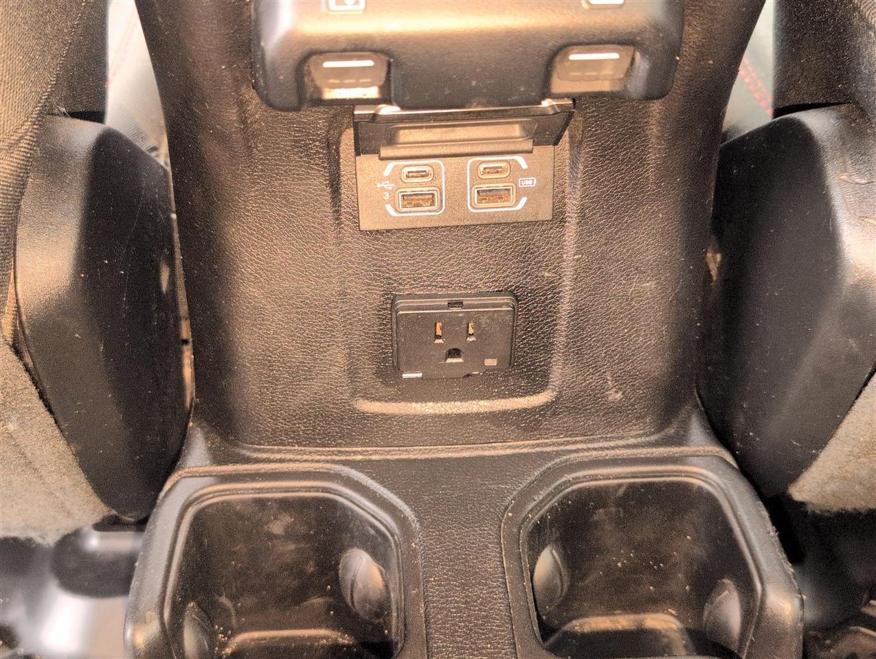 Jeep Wrangler photo 38