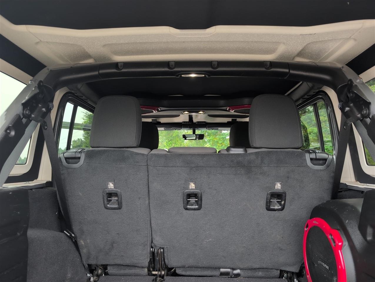 Jeep Wrangler photo 40