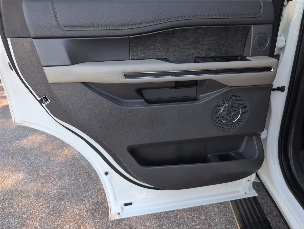 Ford Expedition  2021