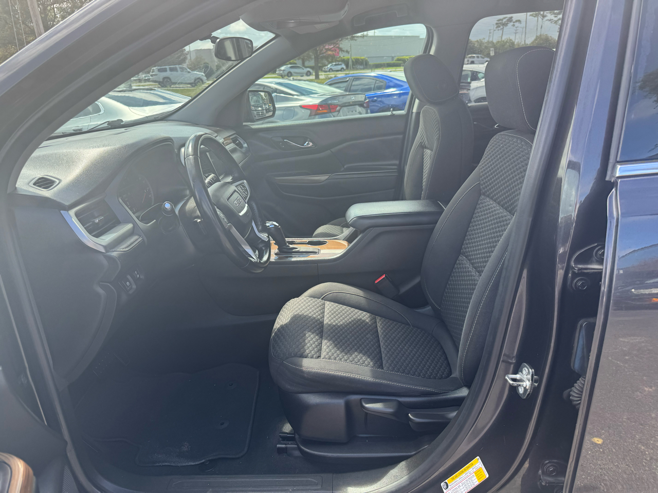 GMC Acadia FWD 4dr SLE w/SLE-1 2018