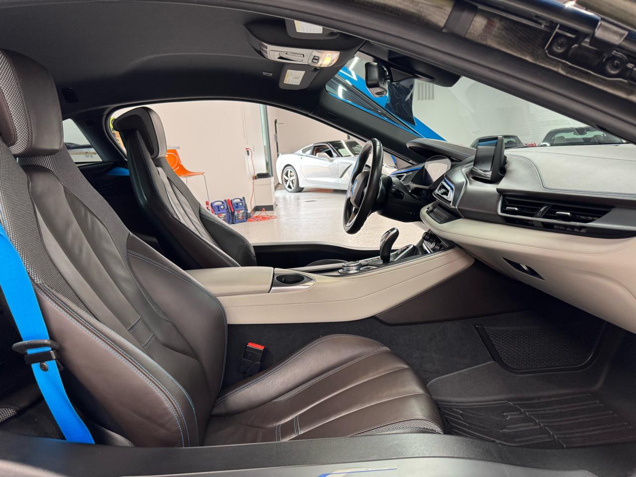 BMW i8 Coupe 2016