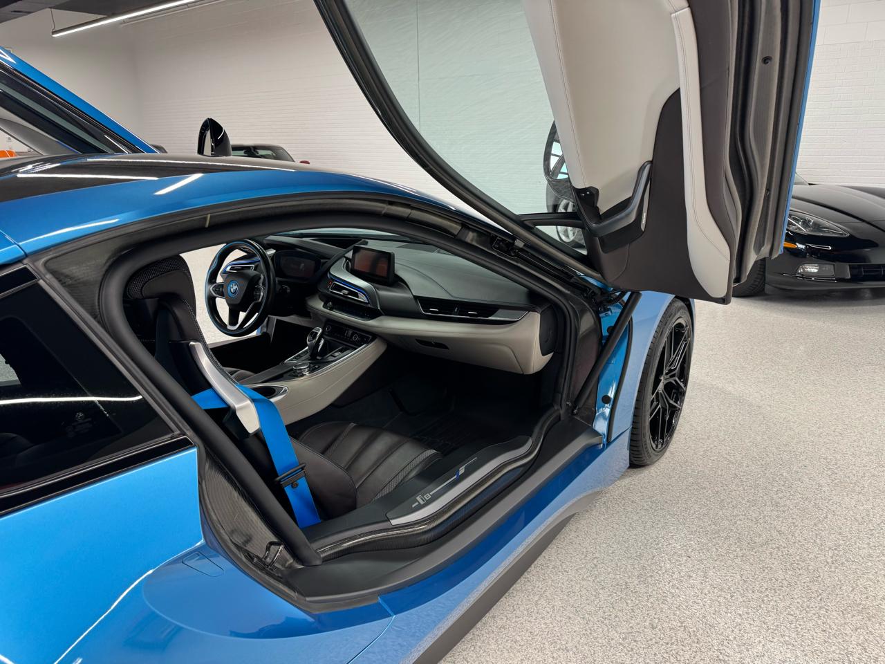 BMW i8 Coupe 2016