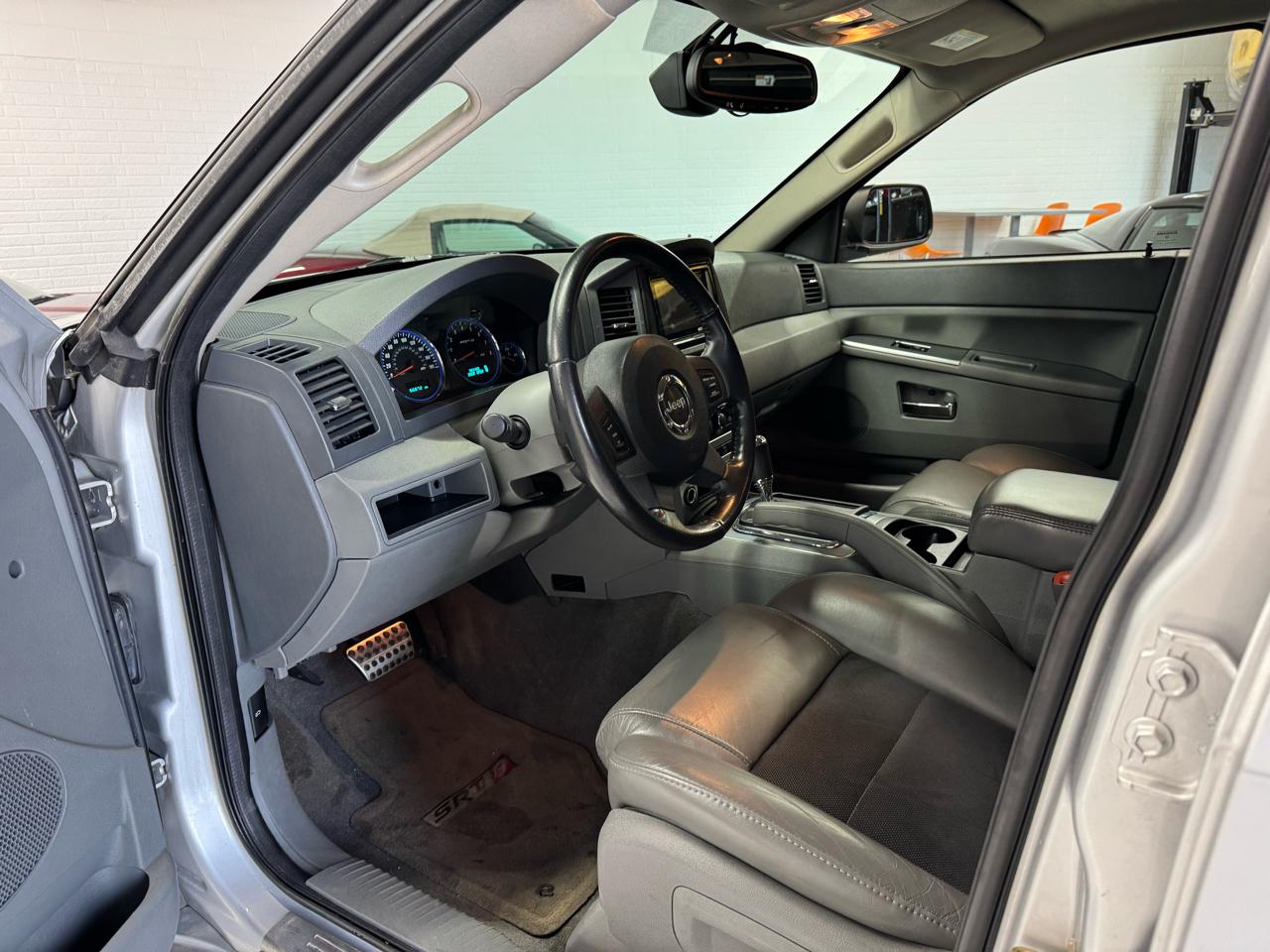 Jeep Grand Cherokee SRT-8 2006