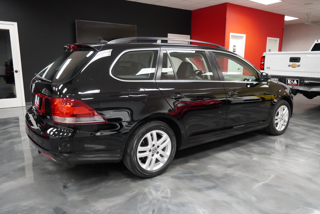 Volkswagen Jetta SportWagen  2011
