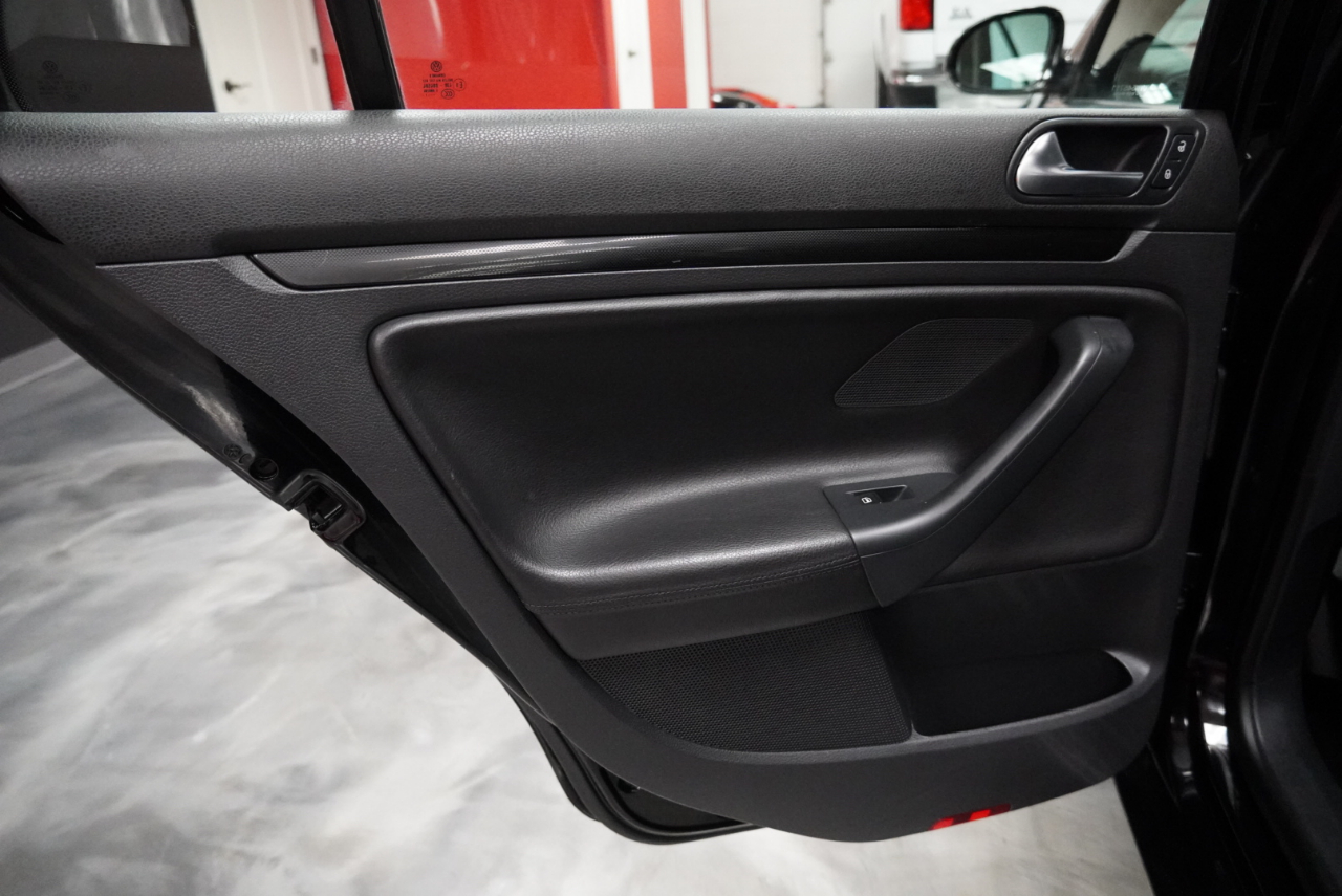 Volkswagen Jetta SportWagen  2011