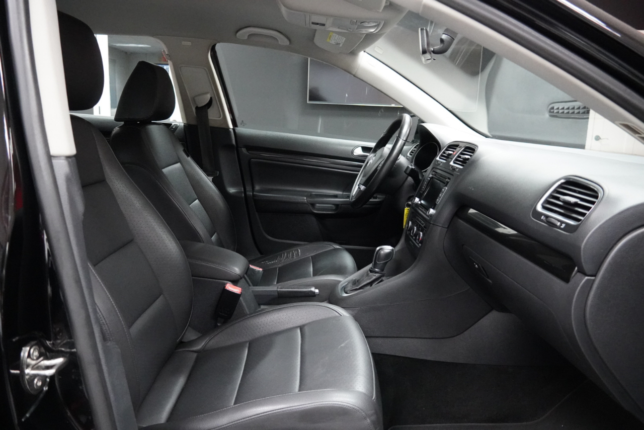 Volkswagen Jetta SportWagen  2011