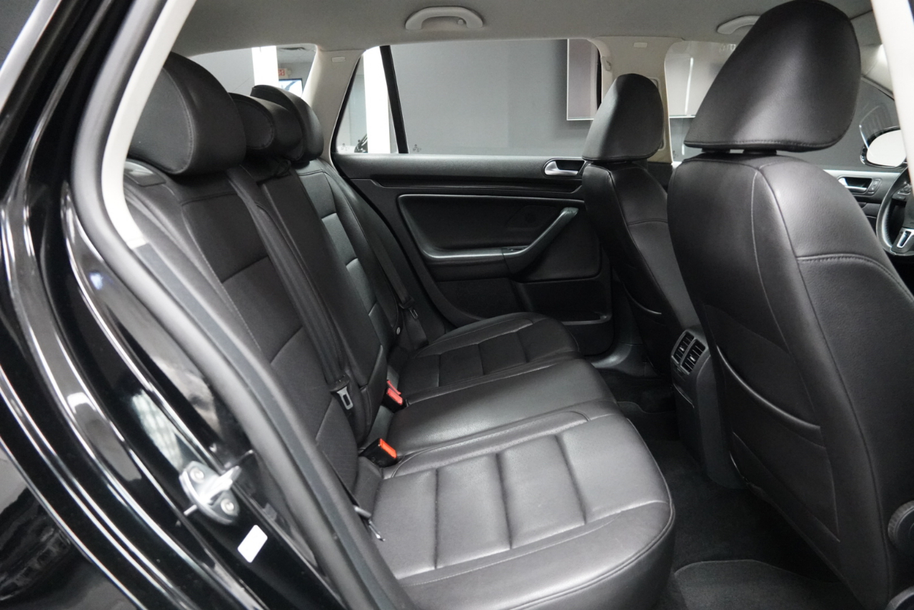 Volkswagen Jetta SportWagen  2011