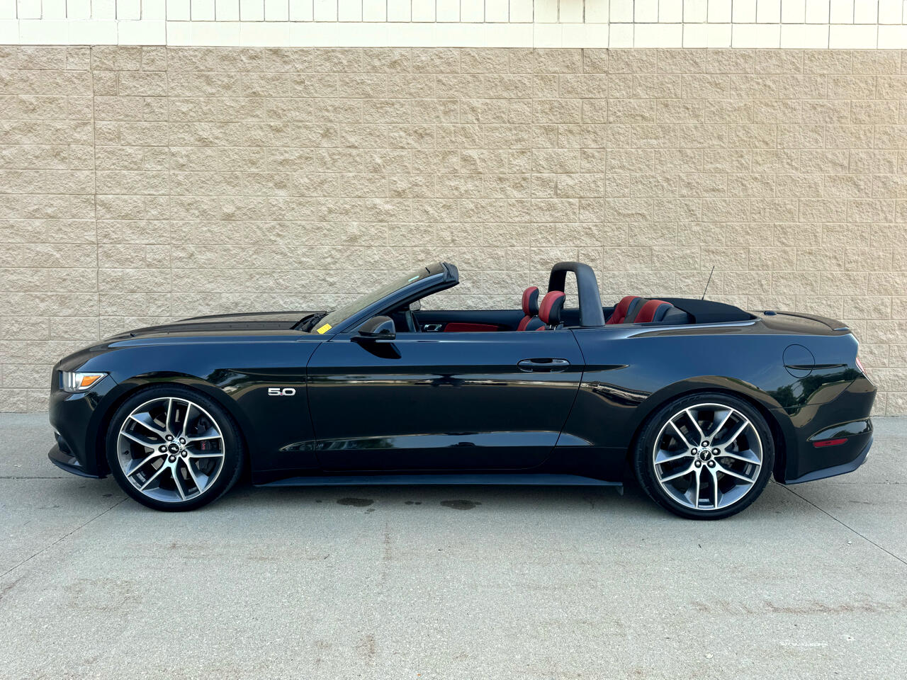 2017 Ford Mustang GT Premium Convertible photo 2