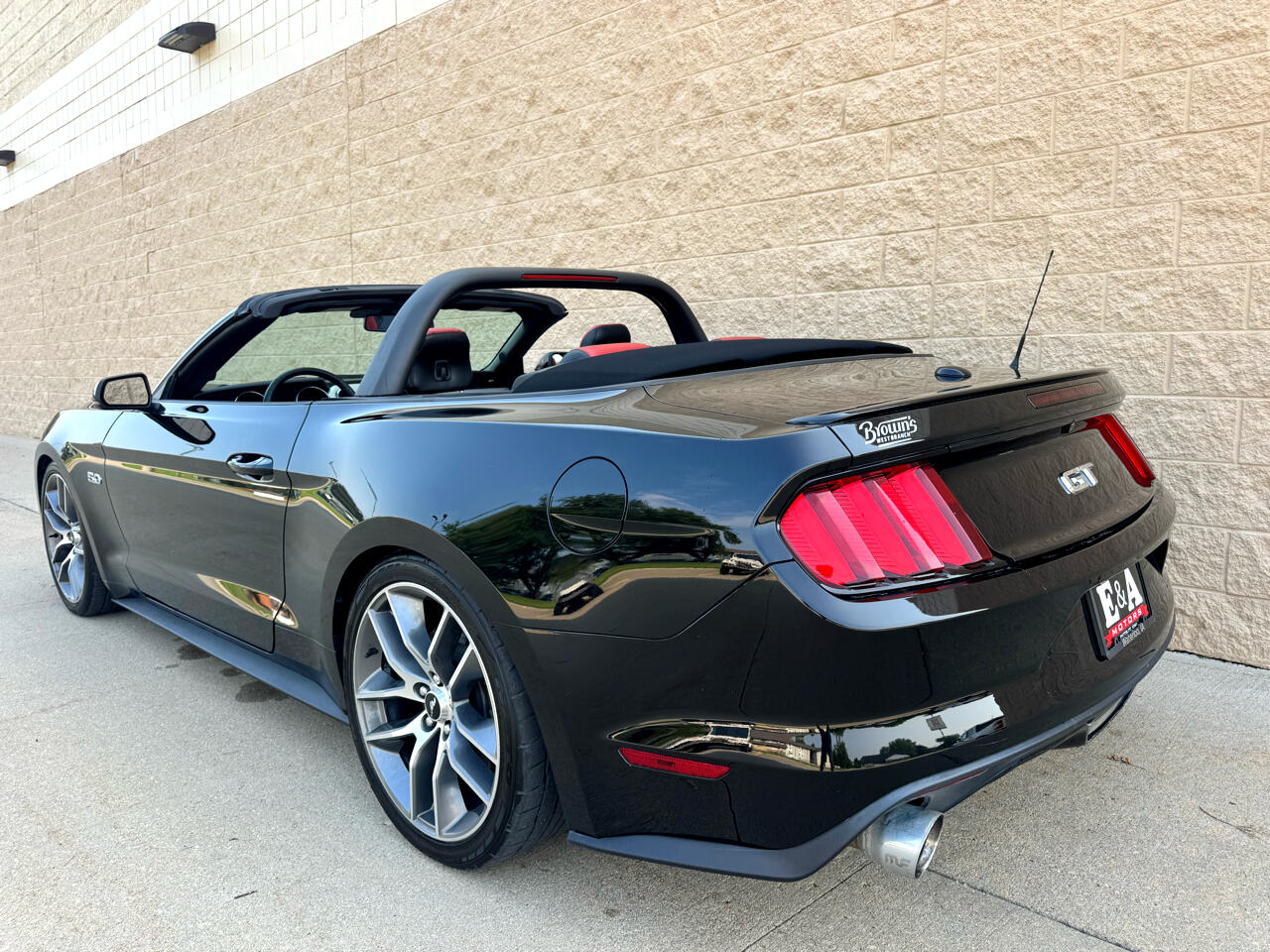 2017 Ford Mustang GT Premium Convertible photo 3